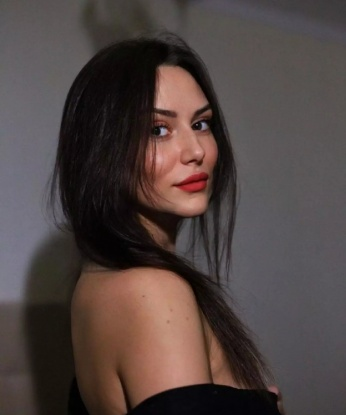 Воплощаю твои фантазии в реальность, подарю незабываемые моменты страсти. 💋 Мои услуги включают классический секс, оральные ласки, эротический массаж и многое другое. 🌹 Живу в Москве, и моя квартира окунет нас в уют и комфорт. У меня есть множество отзывов, которые гарантируют мою профессиональность и умение удовлетворить любые твои желания. 🌟 На фото - я, настоящая индивидуалка, без фотошопа и фальши. Жду твоего звонка, милый! 💋📞 Ната